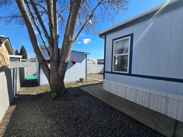 3501 Avenue C SPC 19, White City, OR 97503