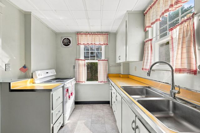 5 Weston Road, Marblehead, MA 01945