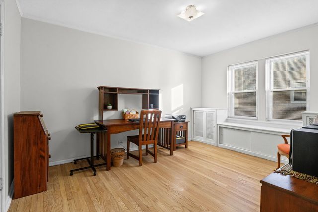 8037 Kenton Avenue 2S, Skokie, IL 60076