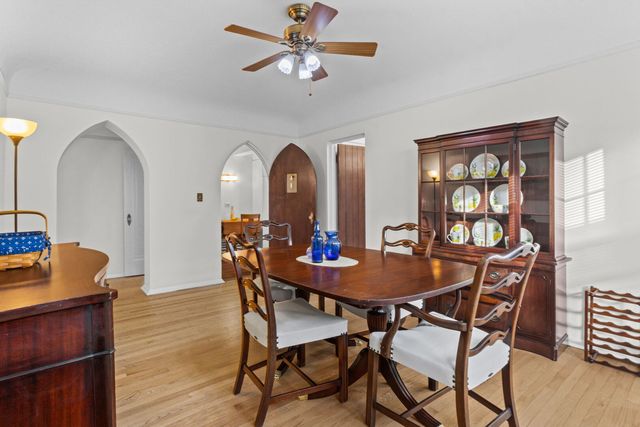 8037 Kenton Avenue 2S, Skokie, IL 60076