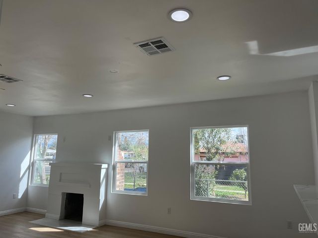 1007 Dolores Street, Bakersfield, CA 93305