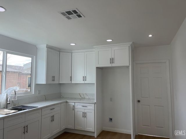 1007 Dolores Street, Bakersfield, CA 93305