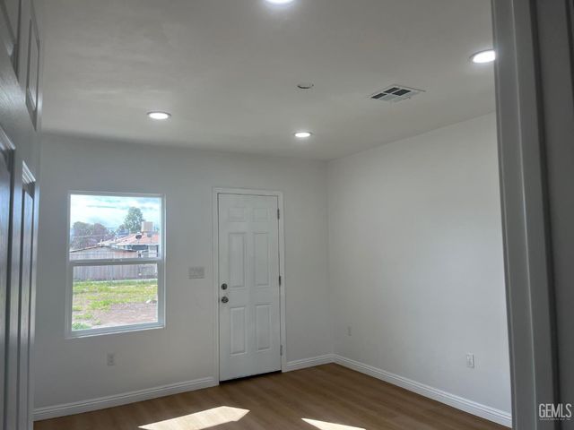 1007 Dolores Street, Bakersfield, CA 93305