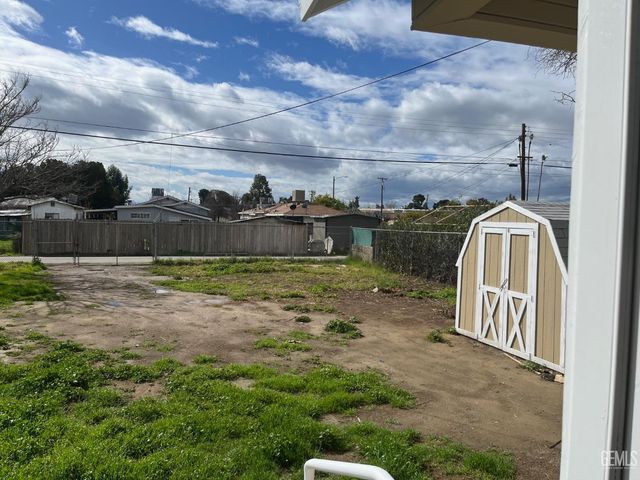 1007 Dolores Street, Bakersfield, CA 93305