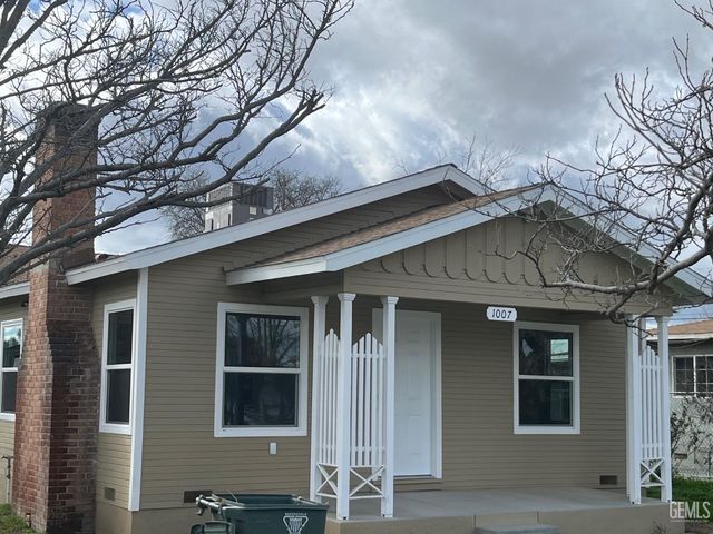 1007 Dolores Street, Bakersfield, CA 93305
