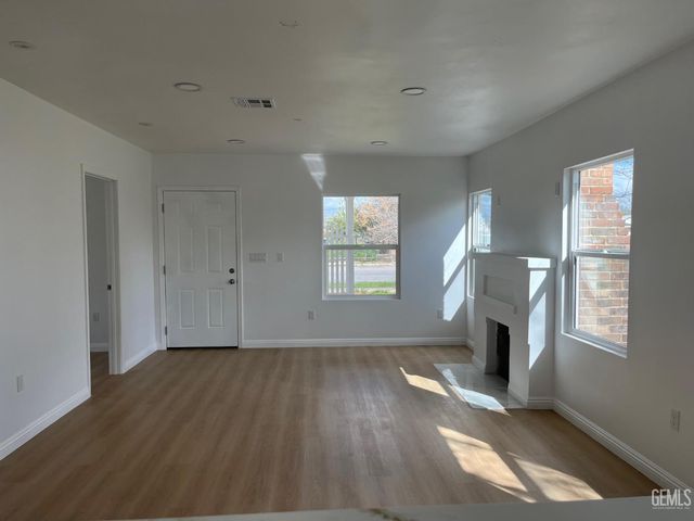 1007 Dolores Street, Bakersfield, CA 93305