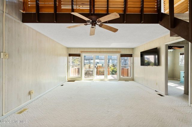 714 Ocean Boulevard, Holly Ridge, NC 28445