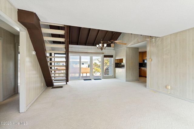 714 Ocean Boulevard, Holly Ridge, NC 28445