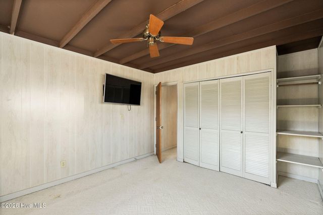 714 Ocean Boulevard, Holly Ridge, NC 28445