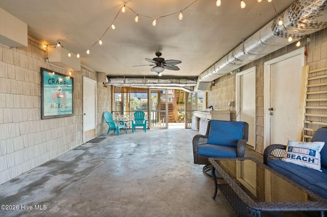 714 Ocean Boulevard, Holly Ridge, NC 28445