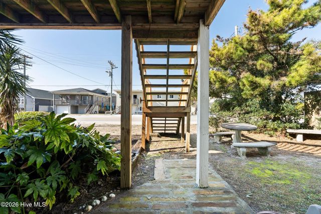 714 Ocean Boulevard, Holly Ridge, NC 28445