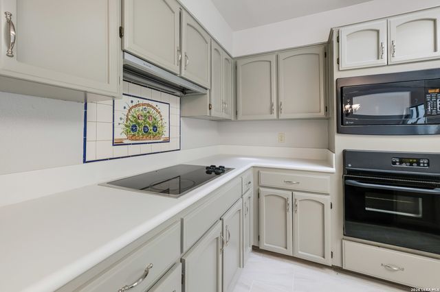 12503 Enfield Park, San Antonio, TX 78232