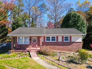 32 Harnett Street, Asheville, NC 28806