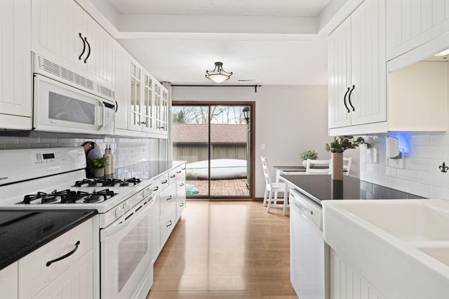 16102 18th Place N, Plymouth, MN 55447