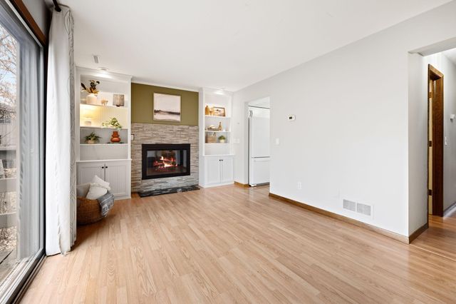 16102 18th Place N, Plymouth, MN 55447