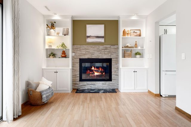 16102 18th Place N, Plymouth, MN 55447