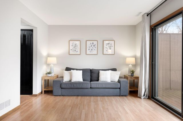 16102 18th Place N, Plymouth, MN 55447