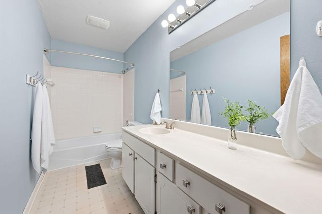 16102 18th Place N, Plymouth, MN 55447