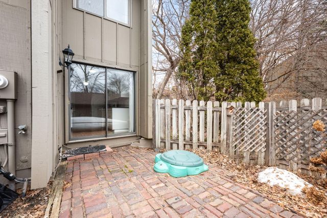 16102 18th Place N, Plymouth, MN 55447