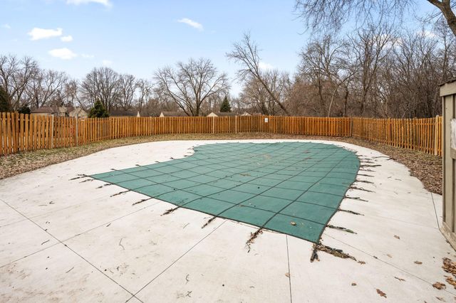 16102 18th Place N, Plymouth, MN 55447