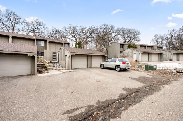 16102 18th Place N, Plymouth, MN 55447