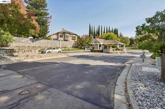 231 Majorca Dr, San Ramon, CA 94582