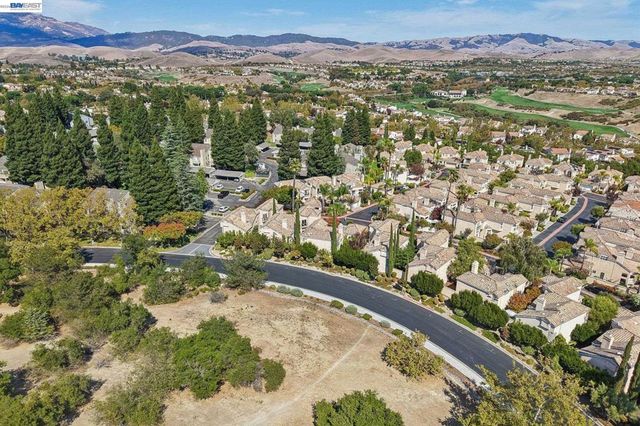 231 Majorca Dr, San Ramon, CA 94582