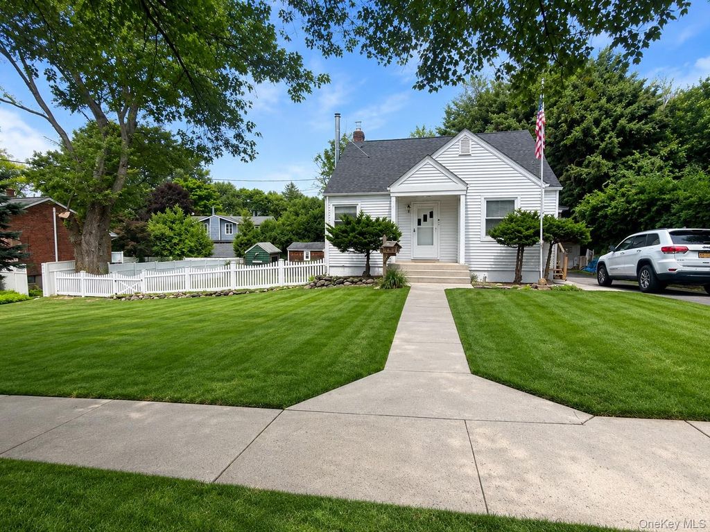 24 Eimer Street, Tappan, NY 10983