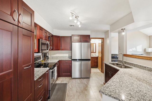 12215 County Road 11, Burnsville, MN 55337