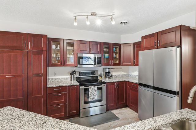 12215 County Road 11, Burnsville, MN 55337