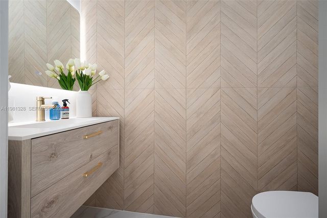 3438 W 104th Ter, Hialeah, FL 33018