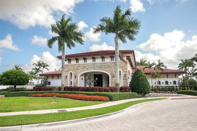 3438 W 104th Ter, Hialeah, FL 33018