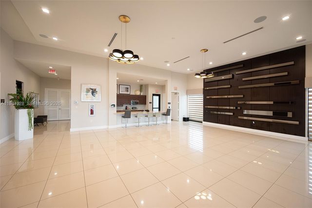 3438 W 104th Ter, Hialeah, FL 33018