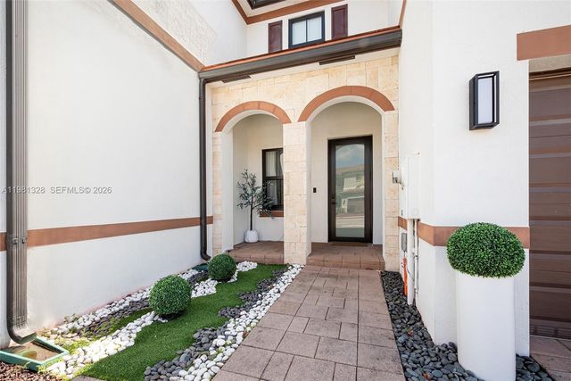 3438 W 104th Ter, Hialeah, FL 33018