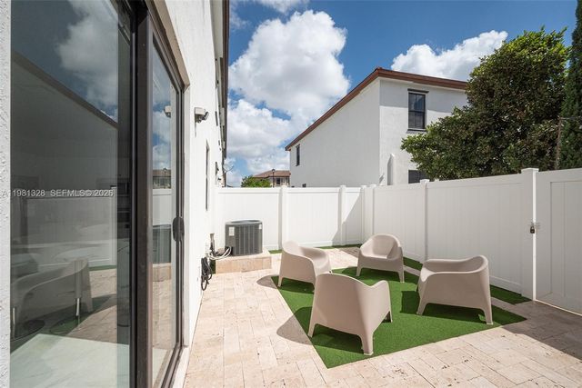 3438 W 104th Ter, Hialeah, FL 33018