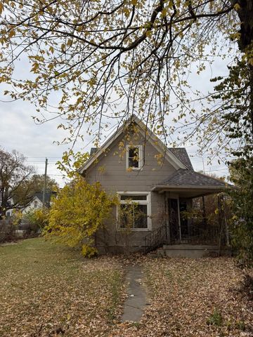 221 E Williams Street, Fort Wayne, IN 46803