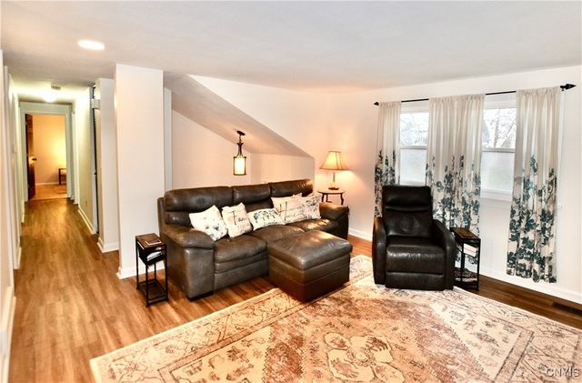 4964 Blacksmith, Clay, NY 13088