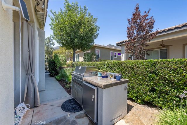 9080 Larkspur Drive, Corona, CA 92883