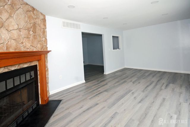 13 Tiger Lilly Court, Sayreville, NJ 08872