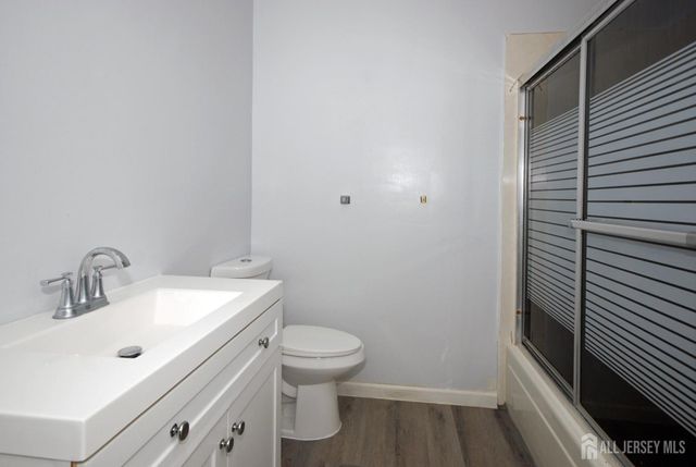 13 Tiger Lilly Court, Sayreville, NJ 08872
