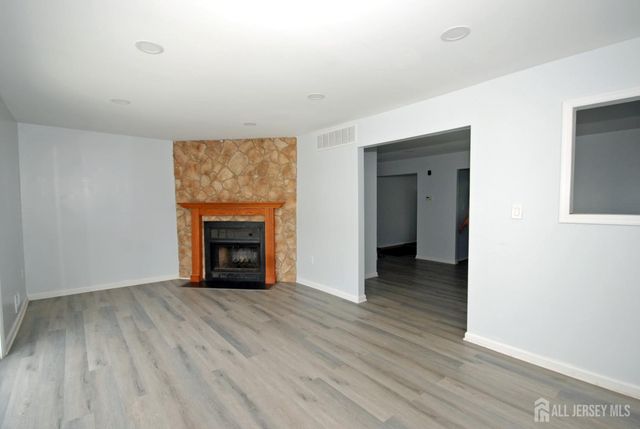 13 Tiger Lilly Court, Sayreville, NJ 08872