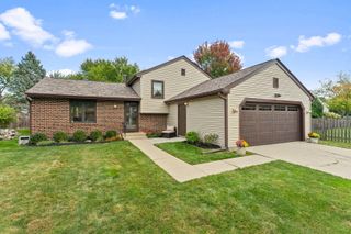 307 Albright Court, Vernon Hills, IL 60061