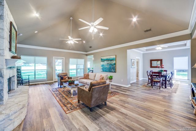 29435 Fairway Bluff, Boerne, TX 78015
