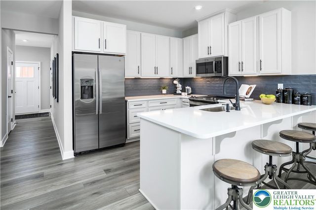 2130 Easton Street, Lower Macungie Twp, PA 19539