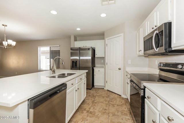 970 W DESERT MOUNTAIN Drive, San Tan Valley, AZ 85143