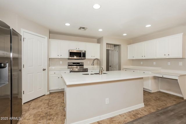 970 W DESERT MOUNTAIN Drive, San Tan Valley, AZ 85143