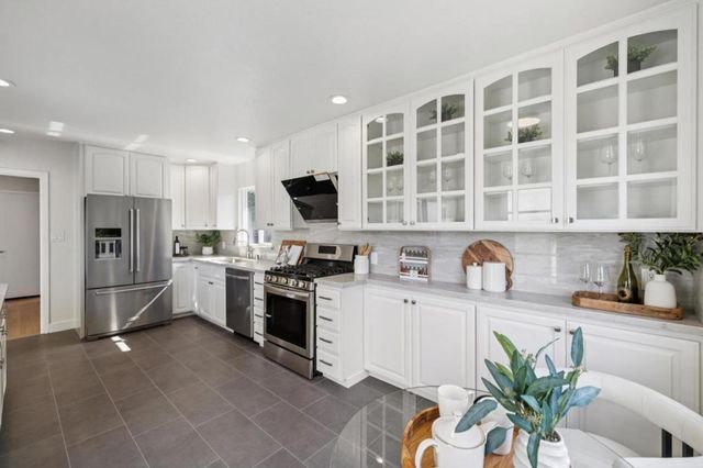 1700 Parkview Drive, San Bruno, CA 94066
