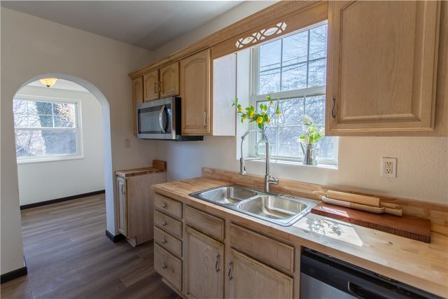 55 Overbrook Rd, Penn Hills, PA 15235