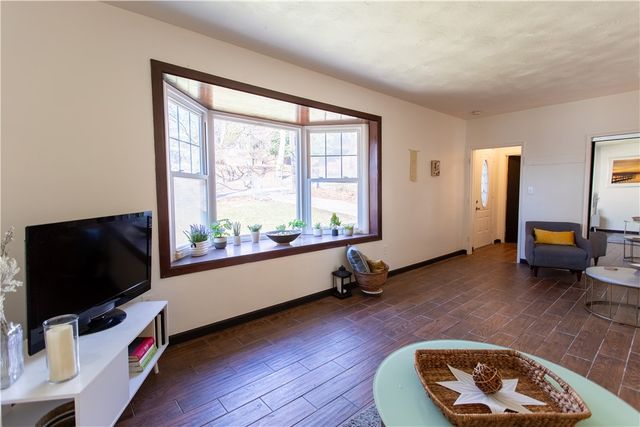 55 Overbrook Rd, Penn Hills, PA 15235