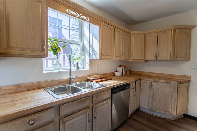 55 Overbrook Rd, Penn Hills, PA 15235